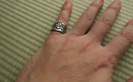 自作の銀製婚約指輪　蒲生芳雲