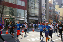 $-11東京マラソン03ジャパンブルー
