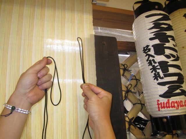 $正絹製首掛紐と通常の一般首掛紐