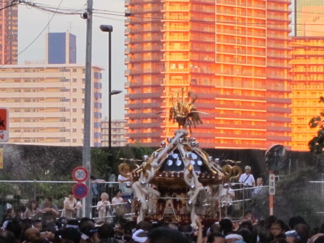 佃、月島周辺のお祭り 住吉神社 八角神輿