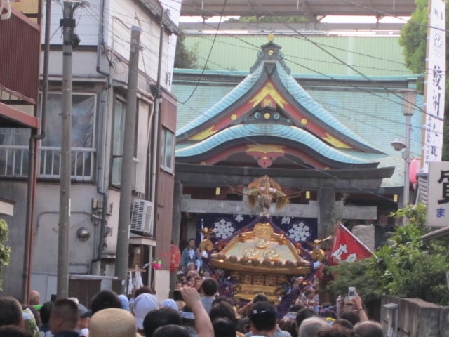 こうして鮫洲八幡神社のお祭は・・