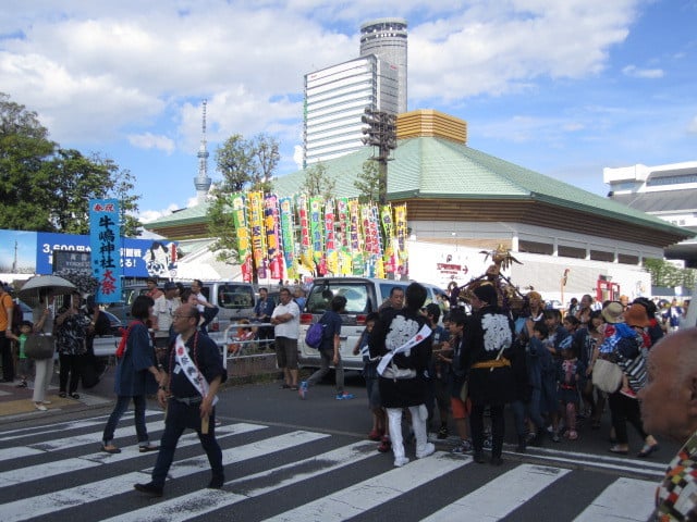 場所中、国技館も牛嶋神社