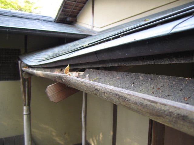 １２．銅葺屋根と竹の樋