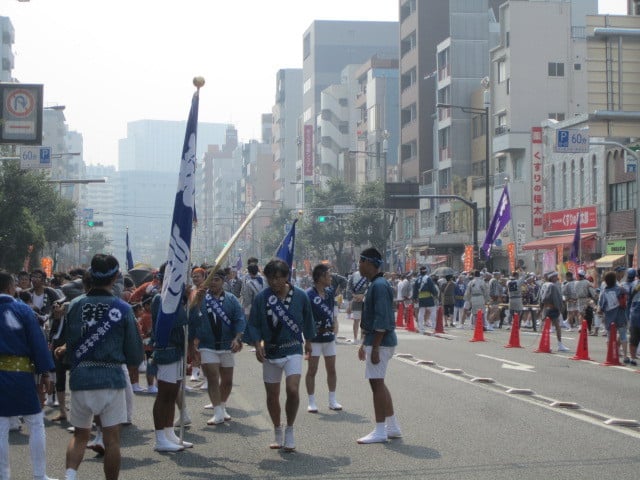 永代通りは交通規制