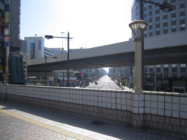 上野駅から浅草方面