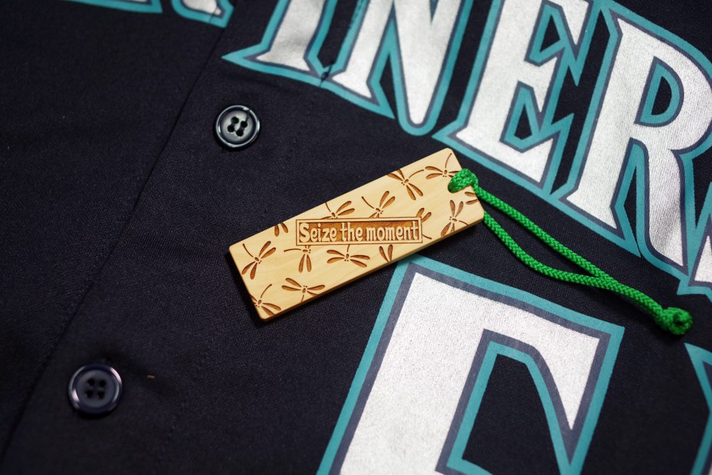 イチロー選手木札　Seize tha moment